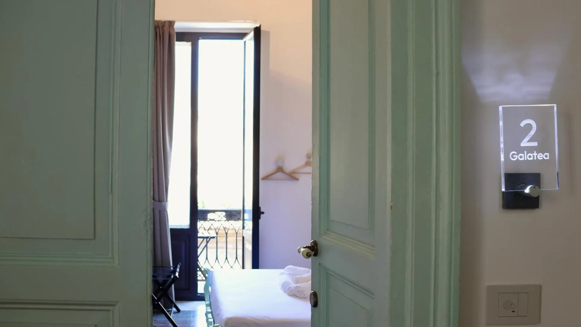 לינה וארוחת בוקר קטאניה Holiday Lux Boutique Room